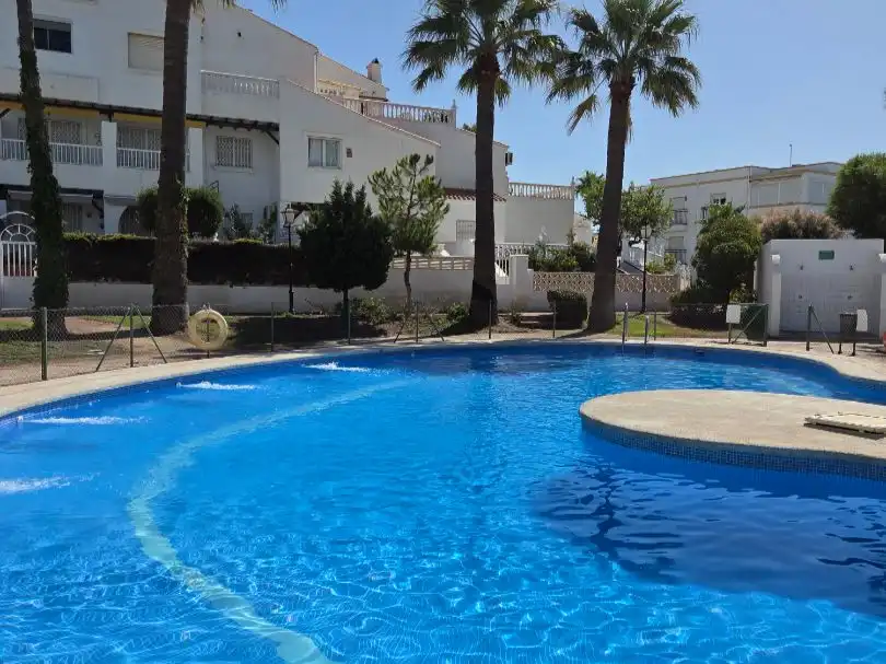 Piscina de Pis en venda en  Almería Capital amb Terrassa