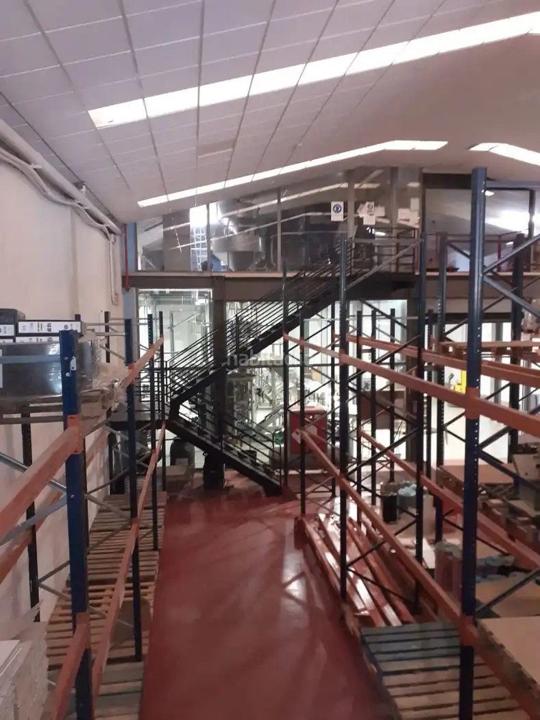 Industriegebäude zum Verkauf in Avinguda Verge de la Pau 43, imagen 11