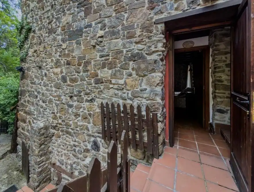 Casa o chalet en venta en Pesaguero con Calefacción, Terraza y Amueblado