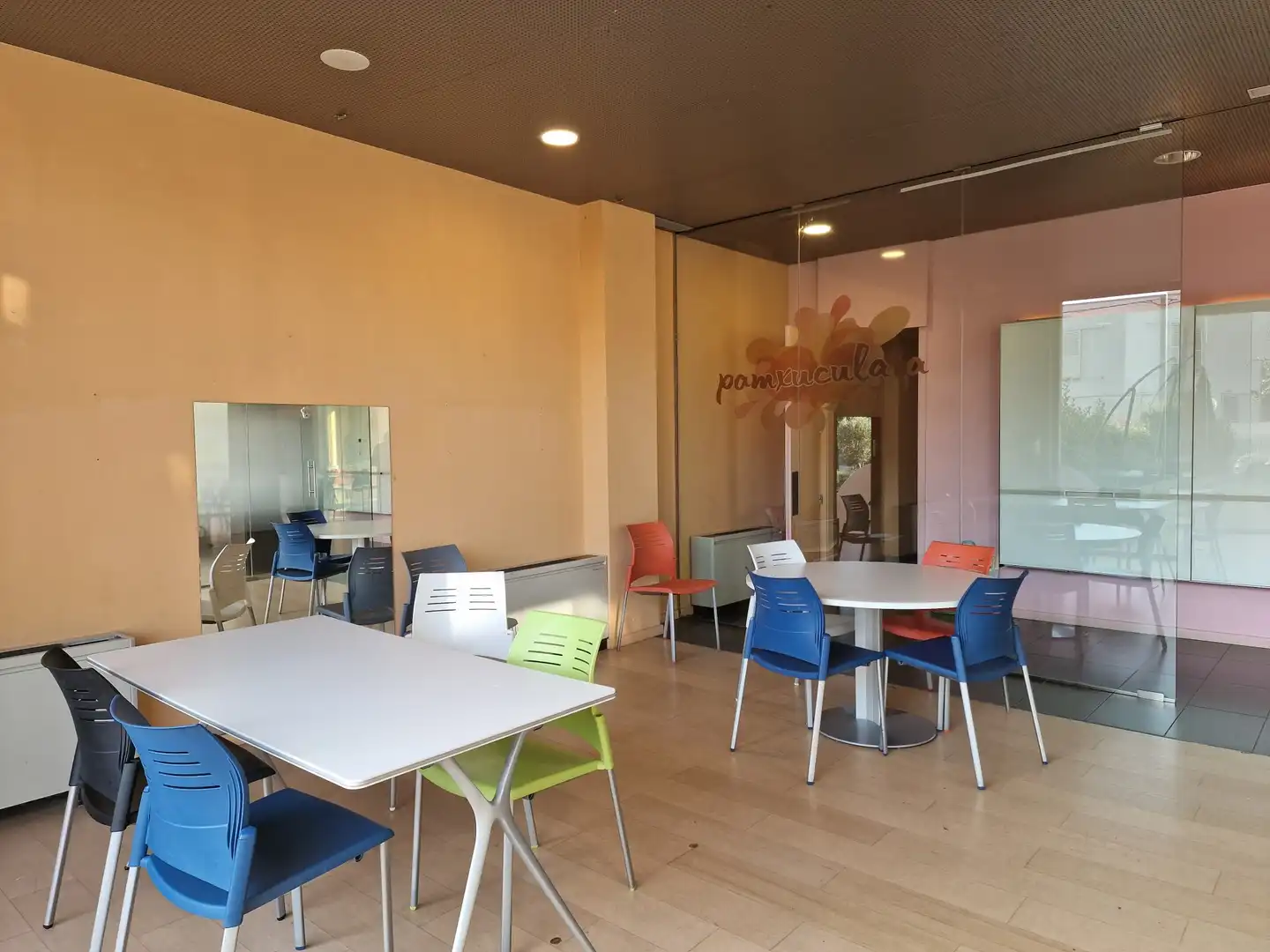 Comedor de Local en venta en Sant Julià de Ramis con Aire acondicionado