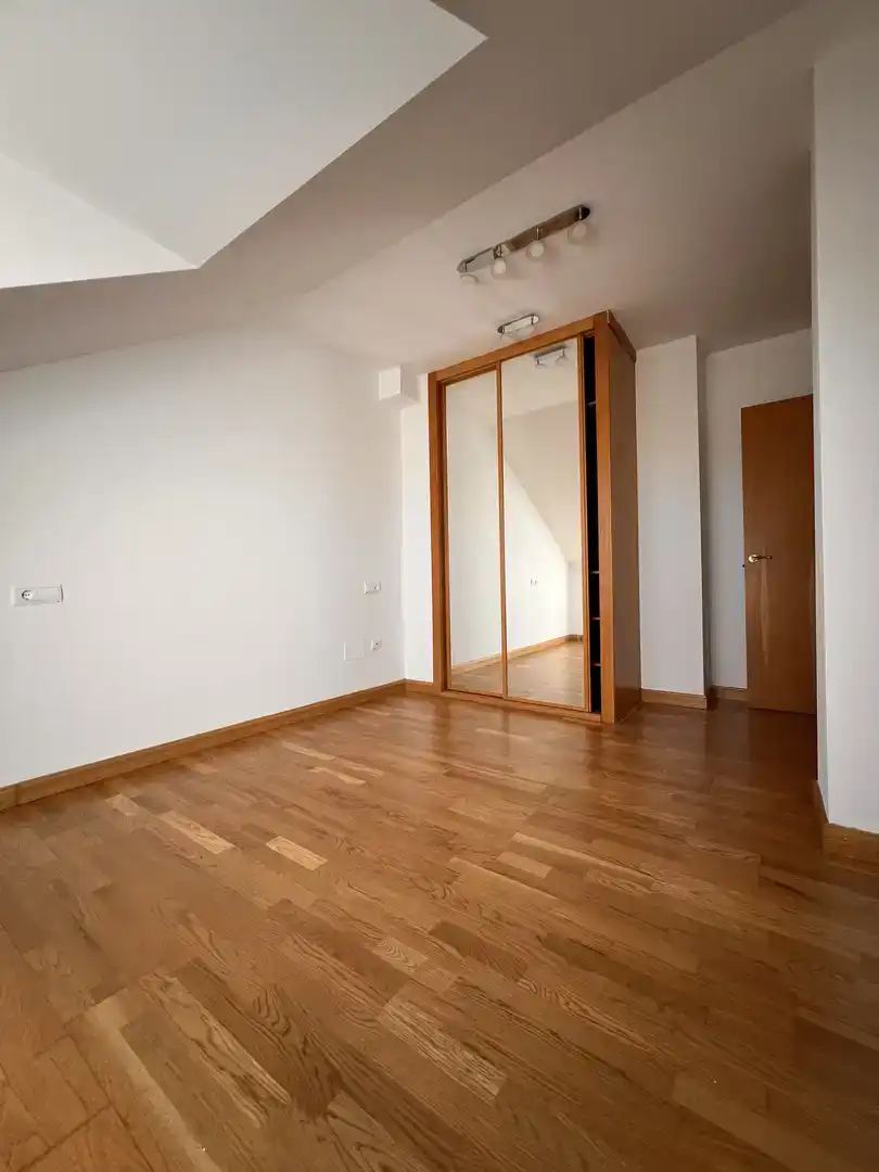 Habitación de Dúplex en venta en San Andrés del Rabanedo