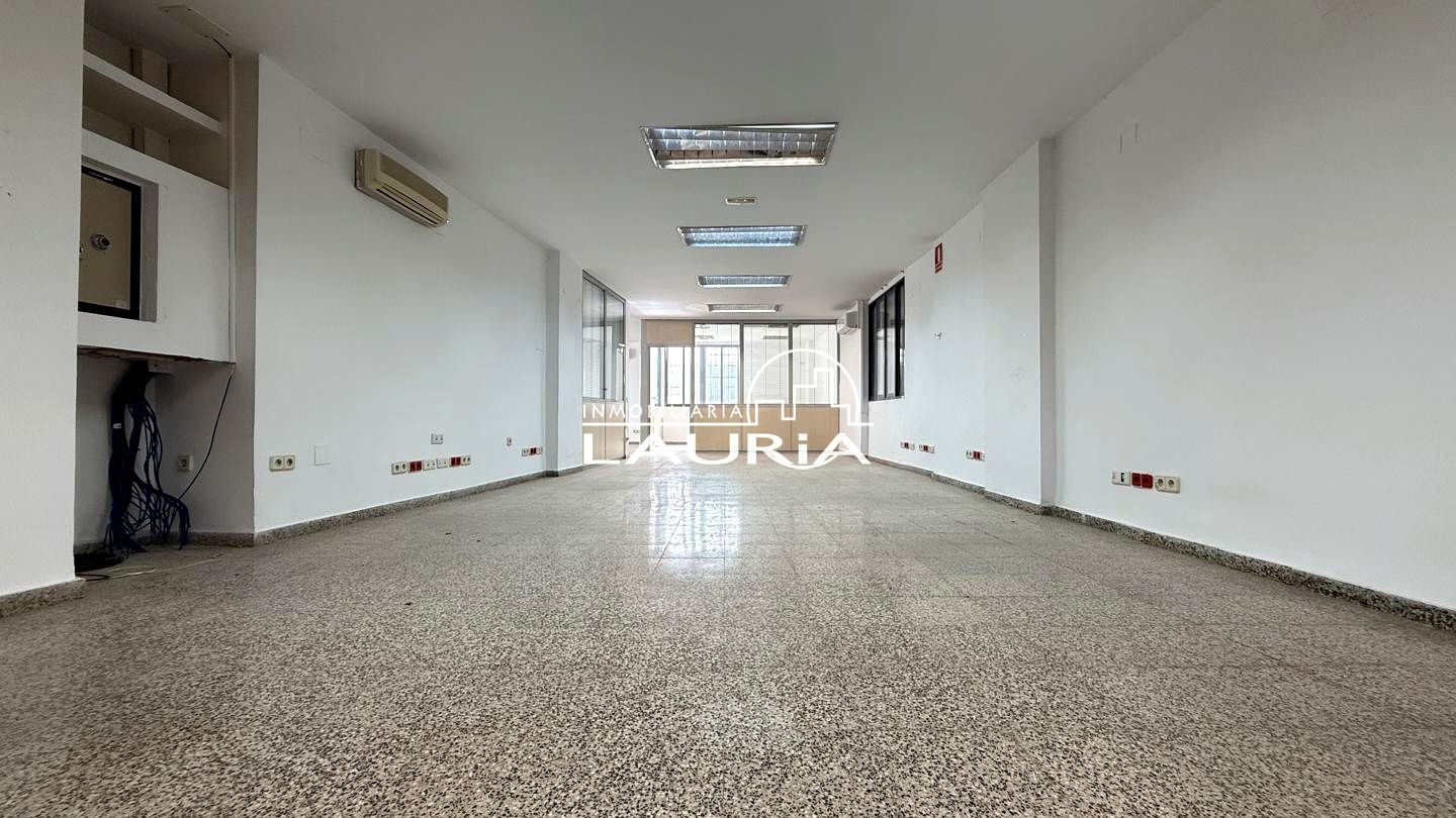 Office for sale in  Valencia Capital  with Air Conditioner