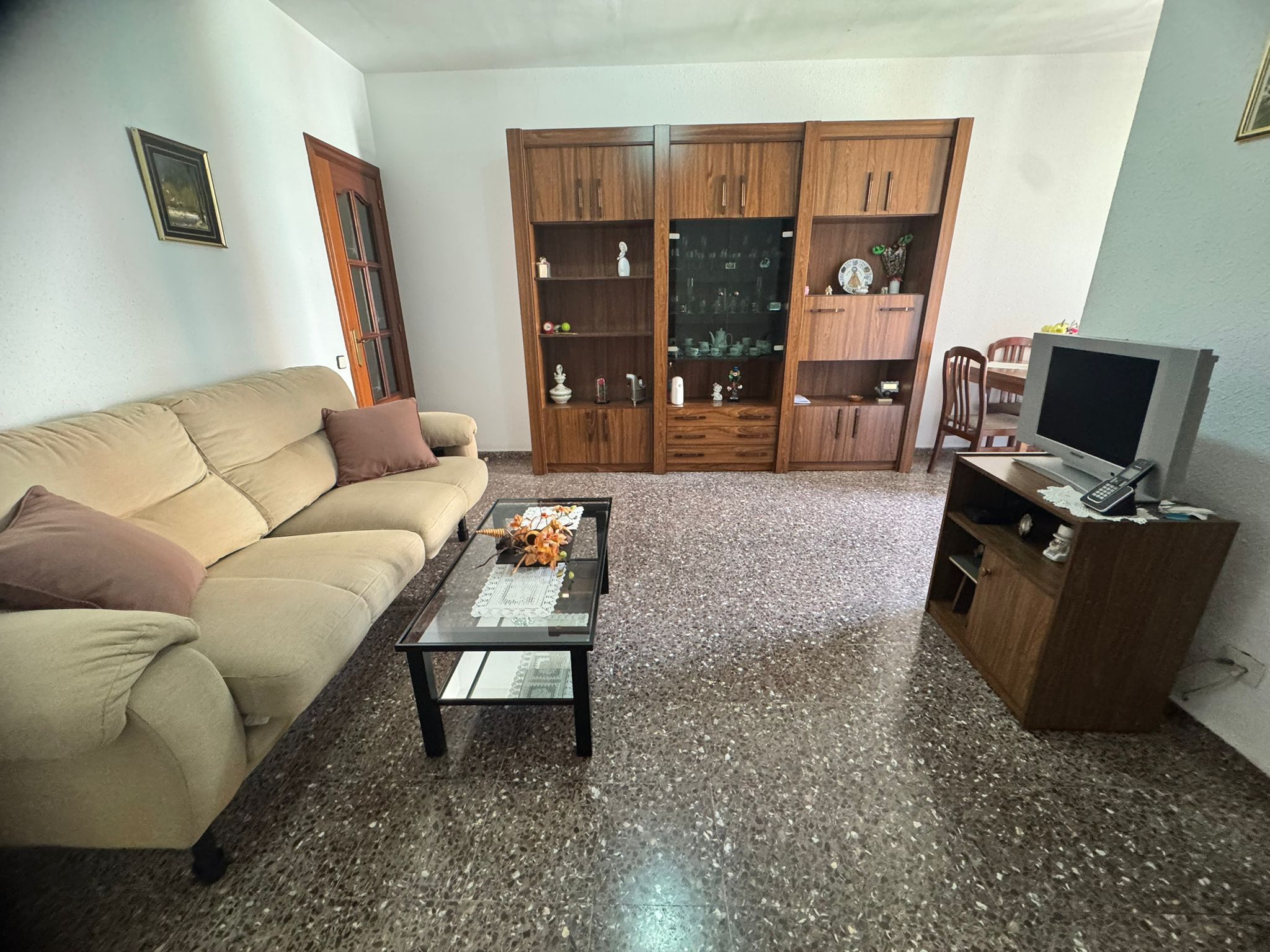 Living room of Flat for sale in L'Hospitalet de Llobregat  with Balcony