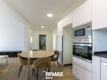 Appartamento con balcone in vendita a Calle Juan Sebastián Elcano 1