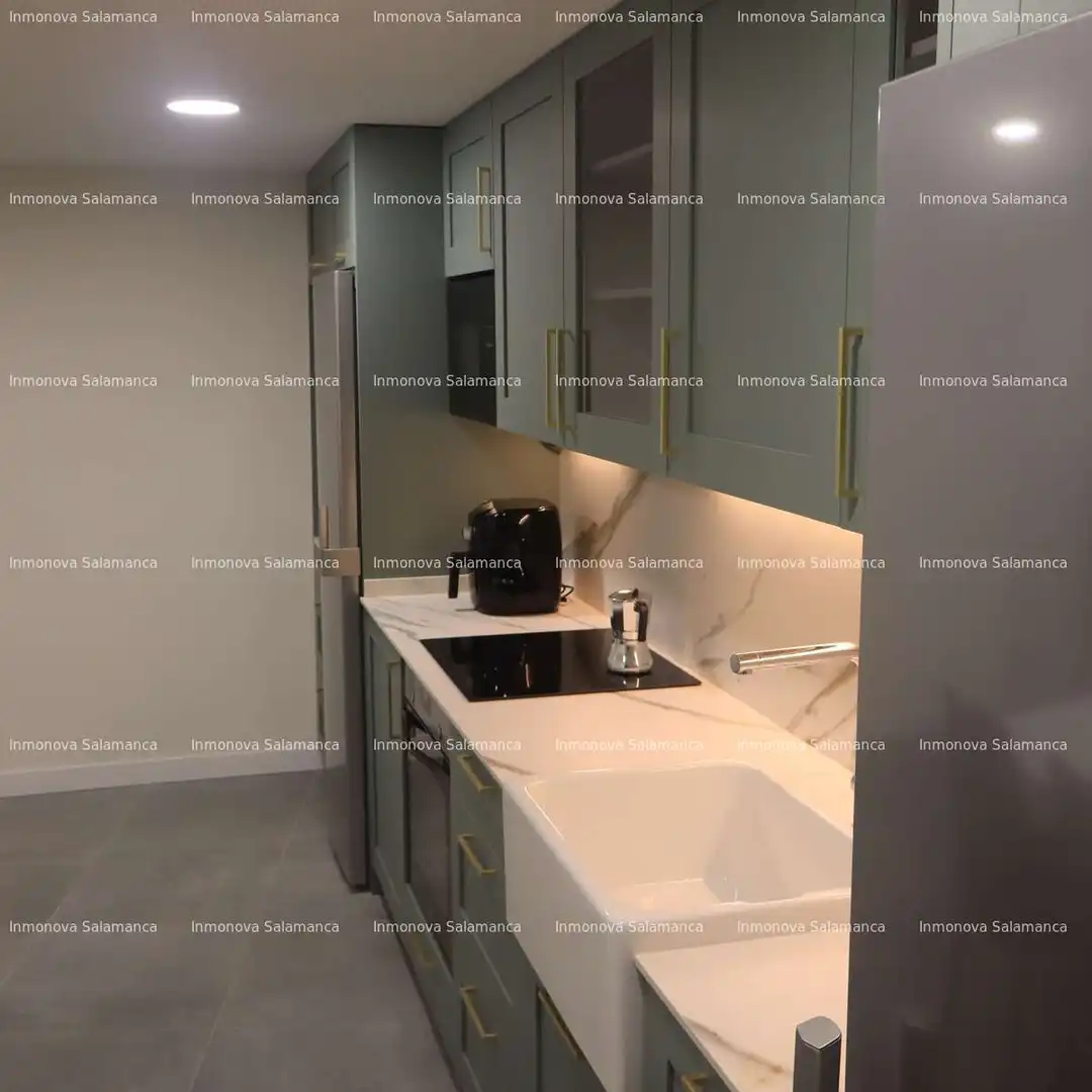 Kitchen of Flat for share in Salamanca  with Heating and Furnished