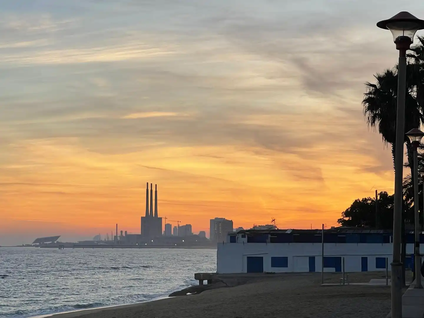 Vista exterior de Pis en venda en Badalona amb Moblat, Balcó i Alarma
