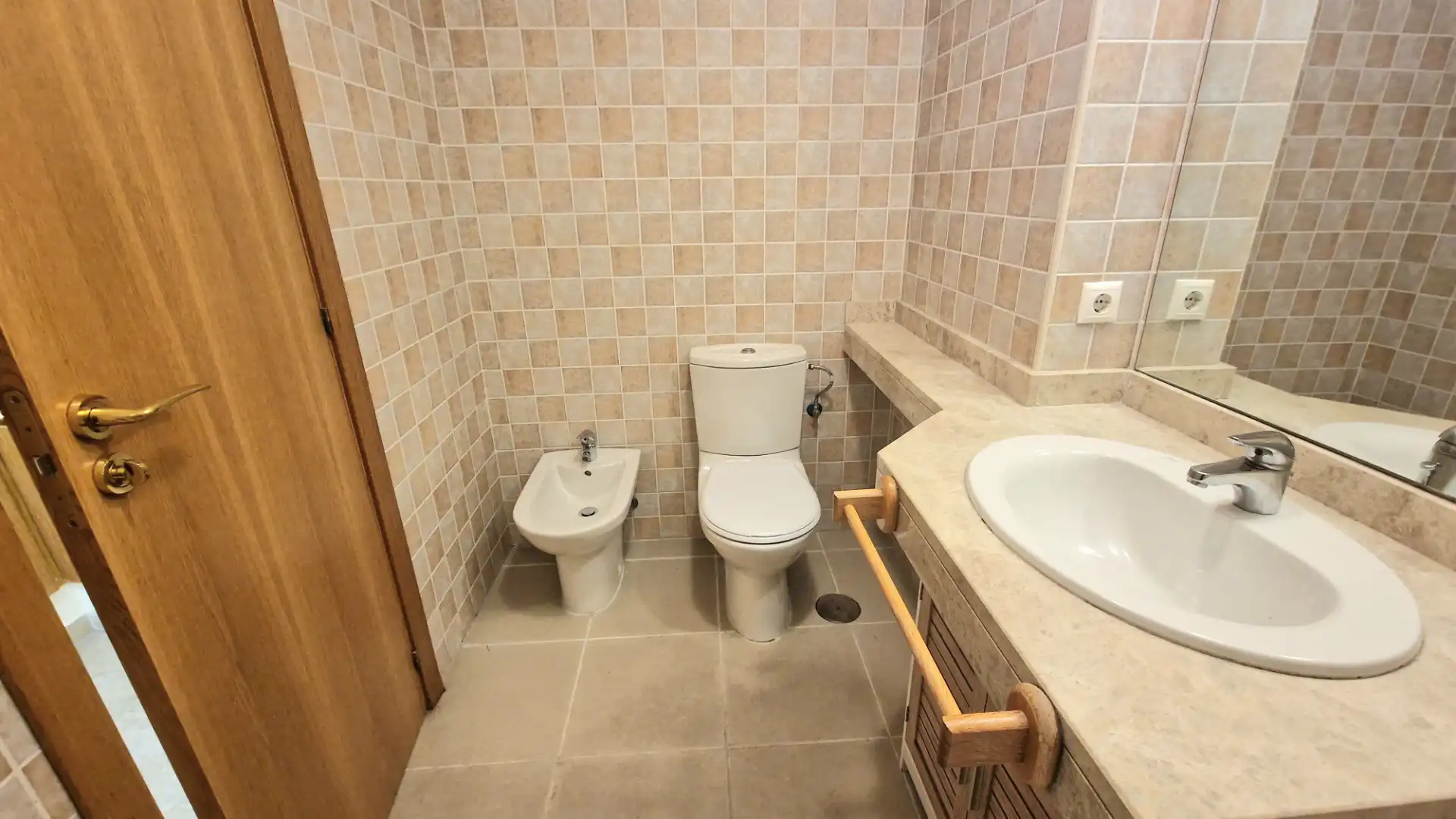 Baño de Piso en venta en Mairena del Aljarafe con Aire acondicionado, Trastero y Horno