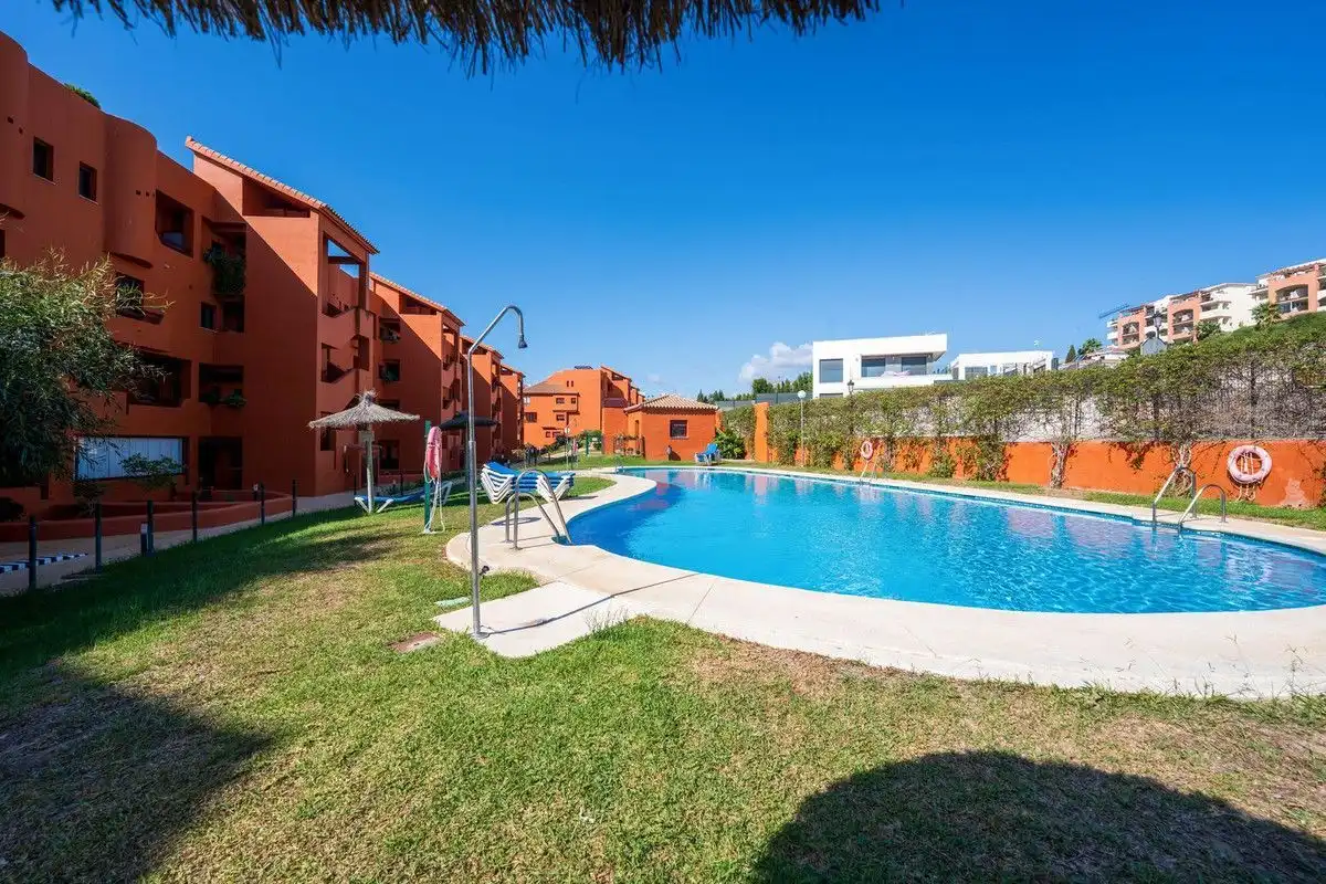 Schwimmbecken von Dachboden zum Verkauf in Manilva mit Klimaanlage, Heizung und Terrasse