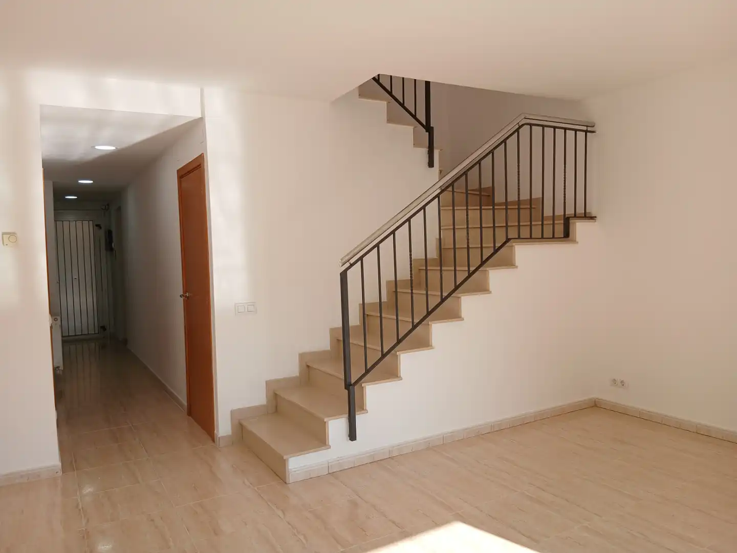 Einfamilien-Reihenhaus zur Miete in Sarrià de Ter mit Klimaanlage, Heizung und Terrasse