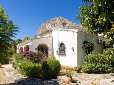 House with pool for sale in dels Castellans