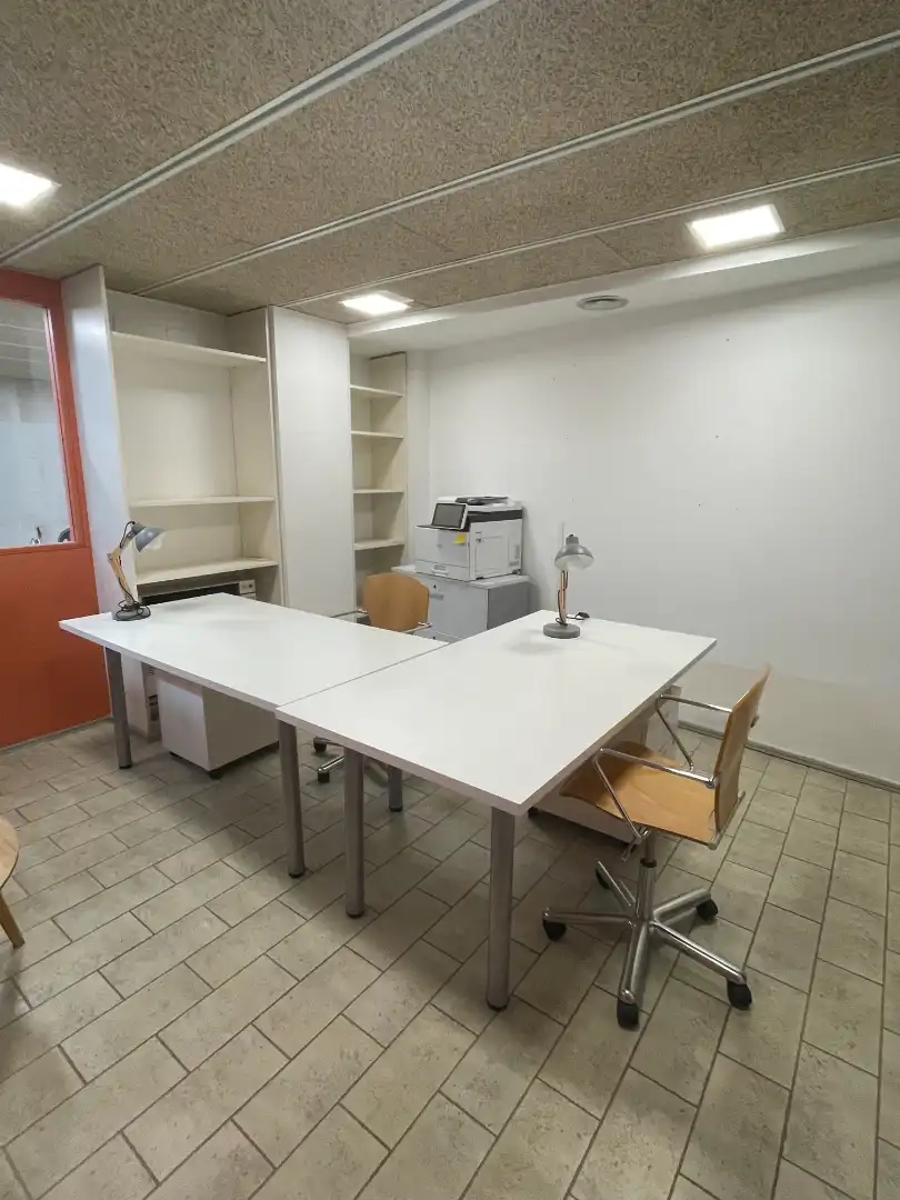 Büro zur Miete in Lleida mit Klimaanlage, Heizung und Abstellraum