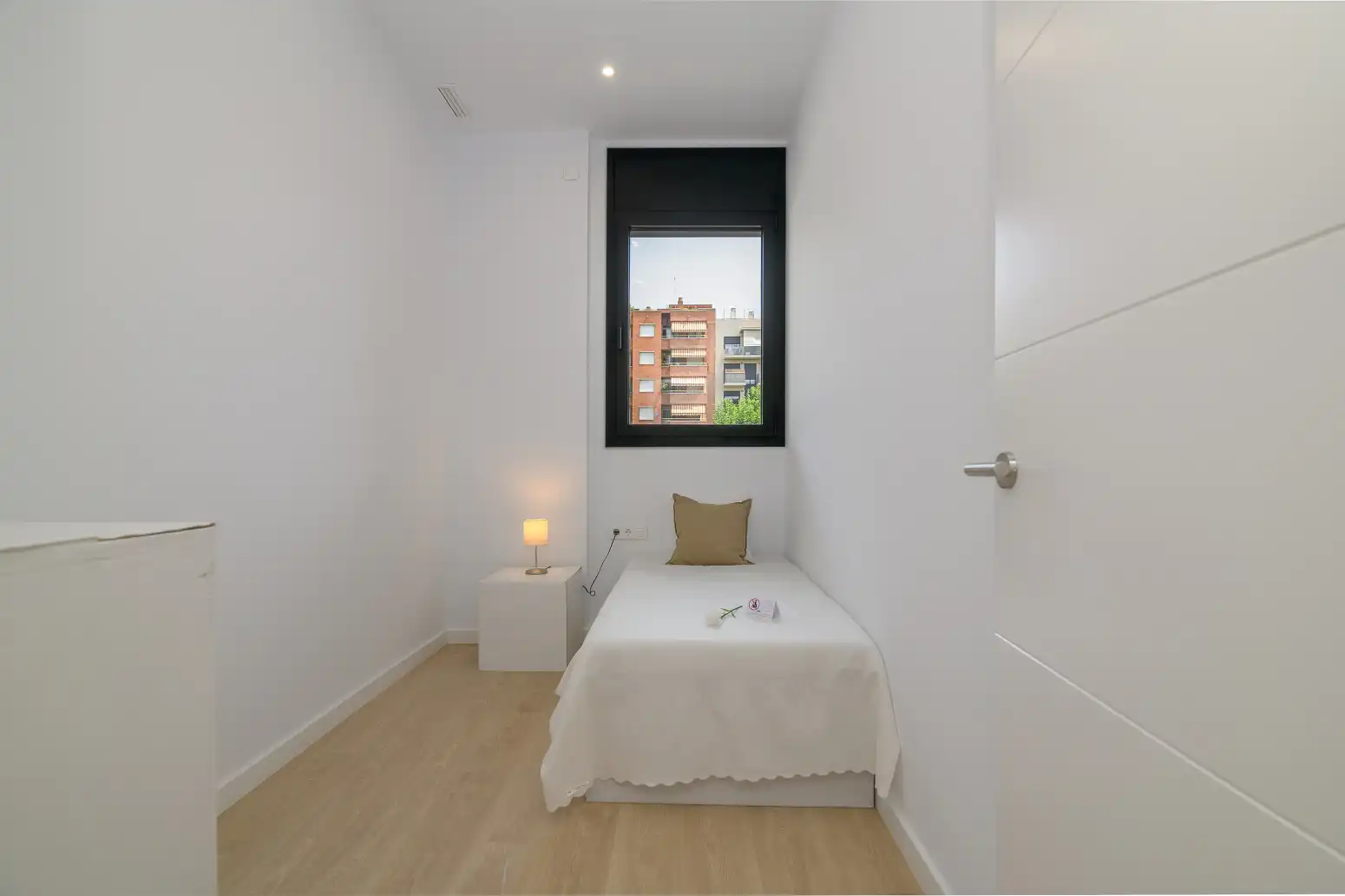 Dormitori de Pis en venda en Cornellà de Llobregat amb Calefacció, Parquet i Terrassa