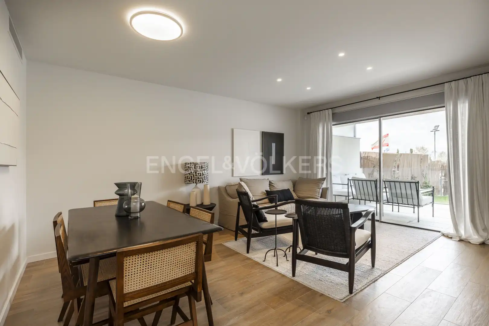 Sala d'estar de Apartament de lloguer en Boadilla del Monte amb Aire condicionat, Calefacció i Jardí privat