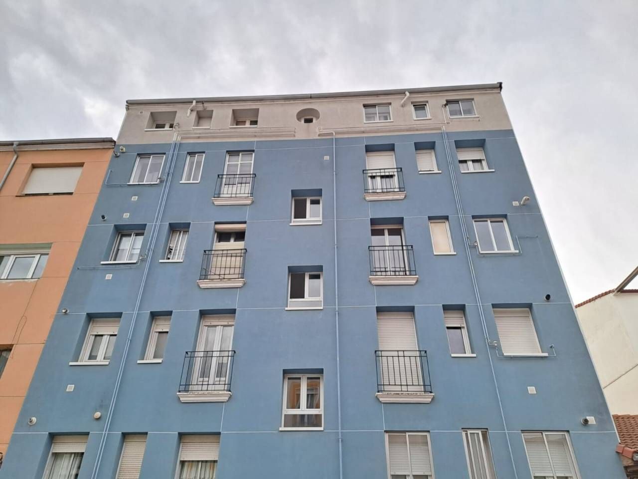 Vista exterior de Pis en venda en Burgos Capital amb Calefacció, Parquet i Terrassa