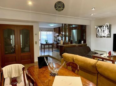 Casa con balcón en venta en Los Villares