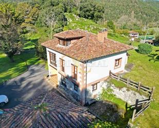 Exterior view of House or chalet for sale in Llanes