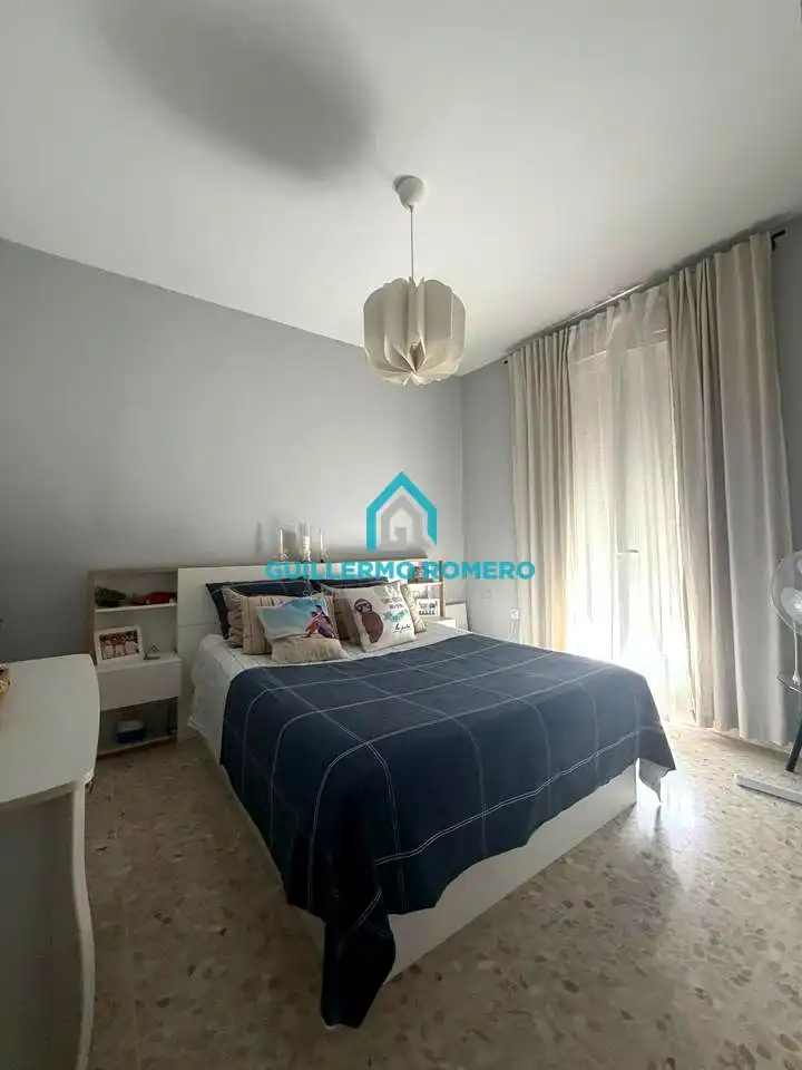 Habitación de Dúplex en venta en Coria del Río