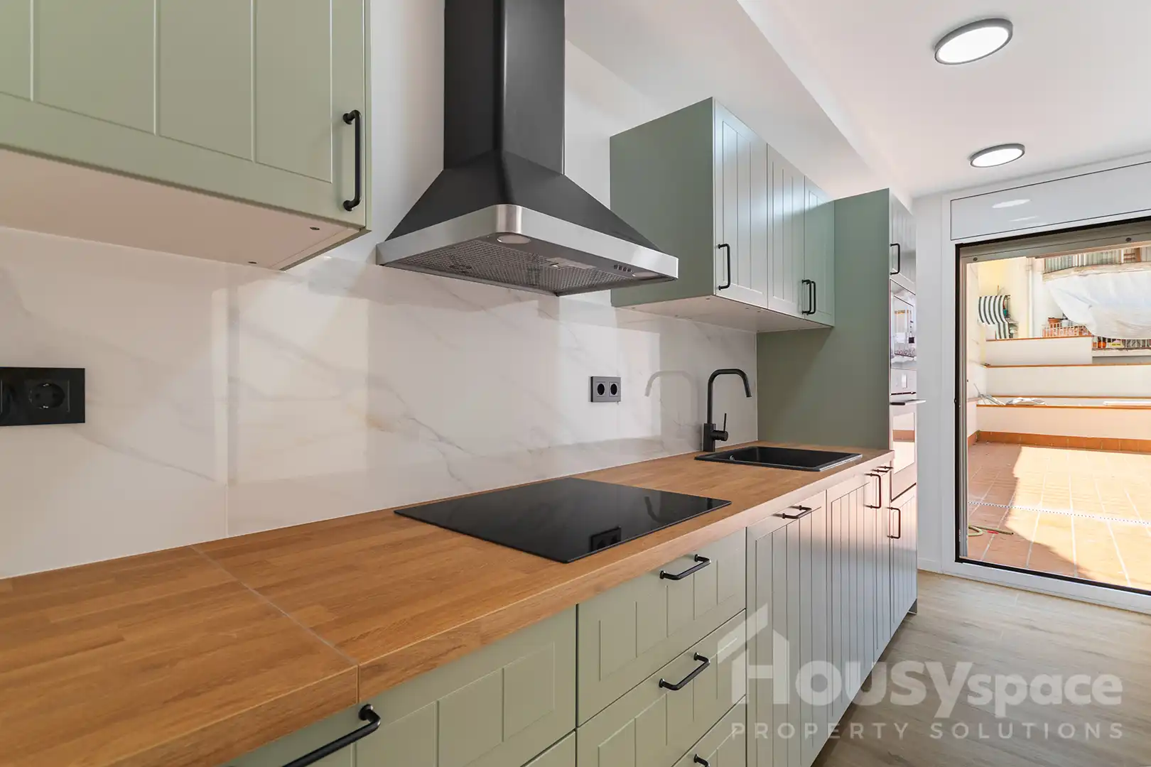 Kitchen of Duplexes for sale in Barcelona  with Air Conditioner, Heating and Private garden