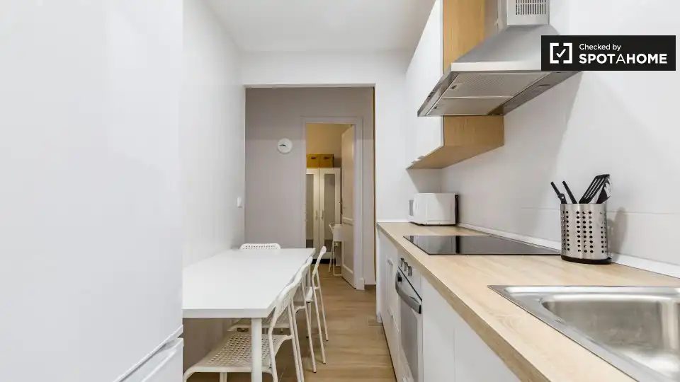 Kitchen of Flat for rent in Valencia  with Air Conditioner, Heating and Furnished