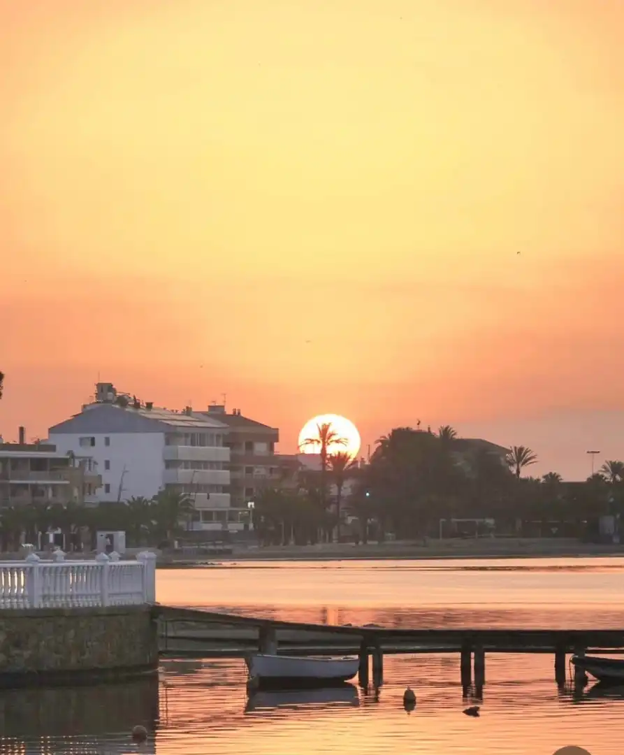 Vista exterior de Piso en venta en San Pedro del Pinatar con Terraza