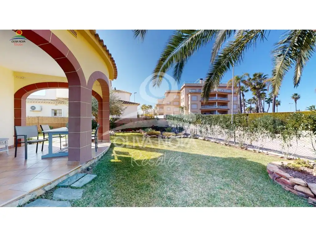 Jardín de Casa o chalet en venta en Oliva con Jardín privado