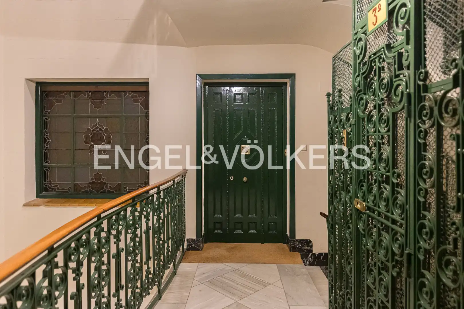 Wohnung zum Verkauf in Madrid mit Klimaanlage, Heizung und Terrasse