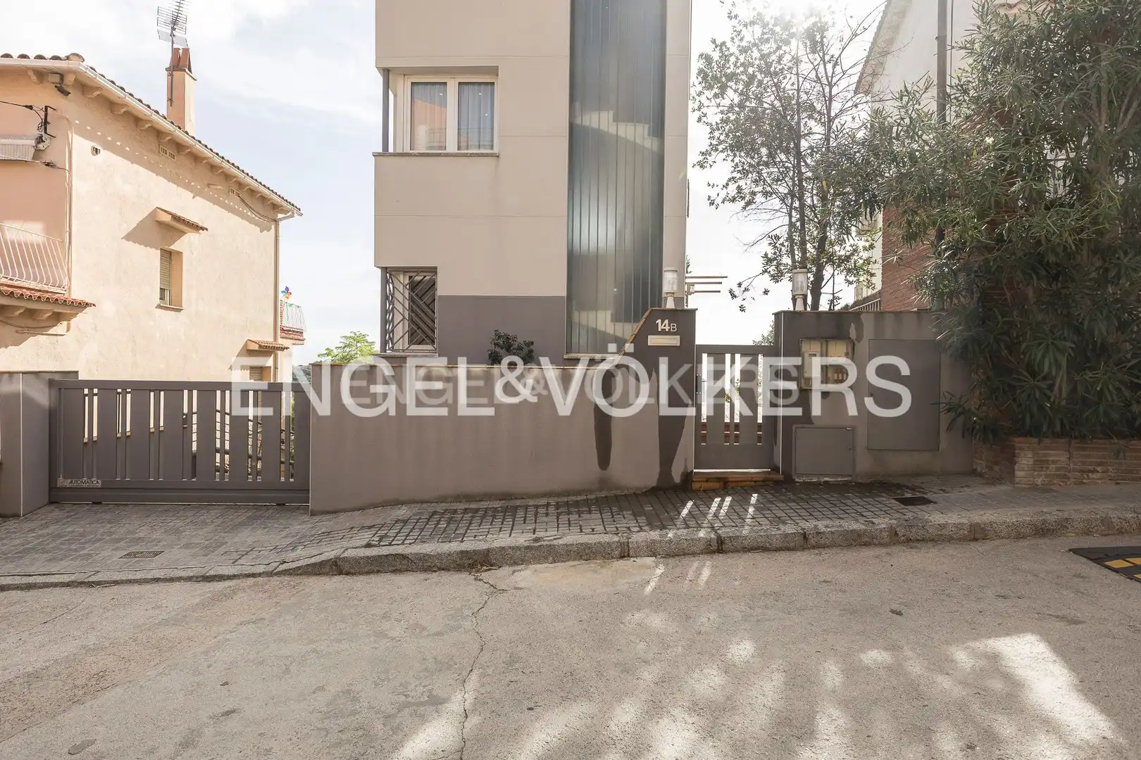 Exterior view of Houses for sale in Barcelona  with Air Conditioner, Heating and Private garden