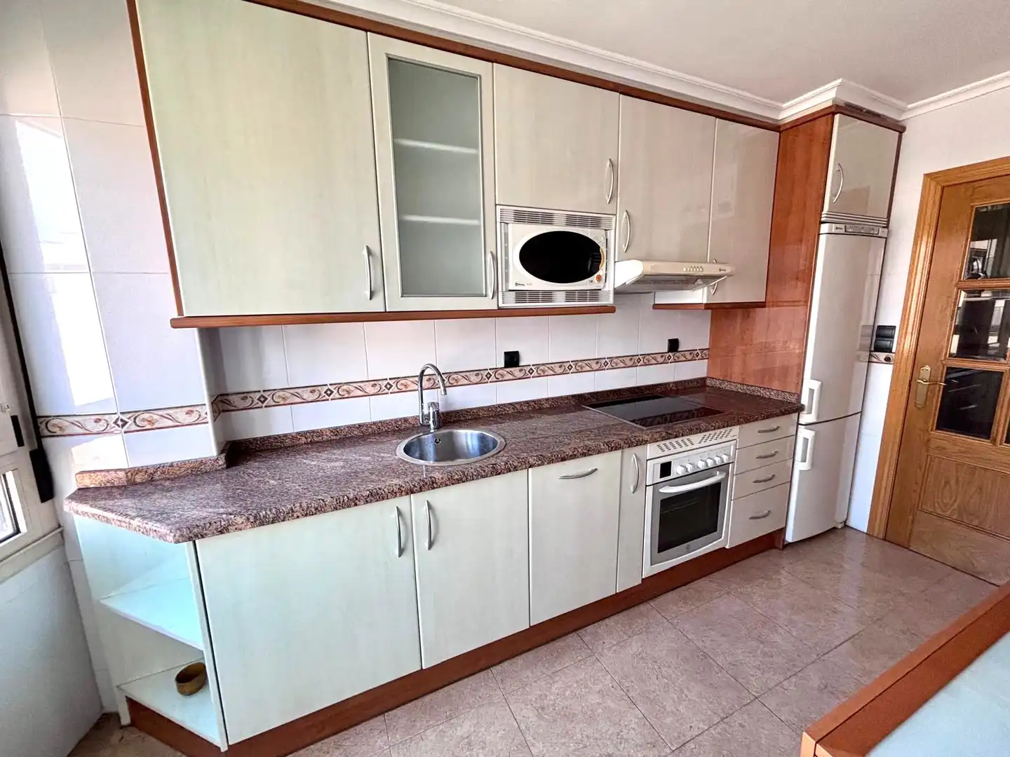 Cocina de Piso en venta en Gijón  con Calefacción, Parquet y Terraza