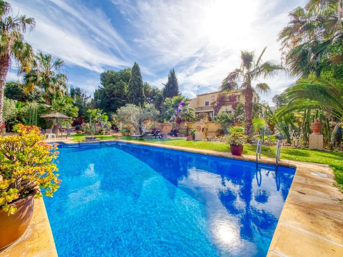 Jardí de Casa o xalet en venda en Alicante / Alacant amb Aire condicionat, Calefacció i Traster