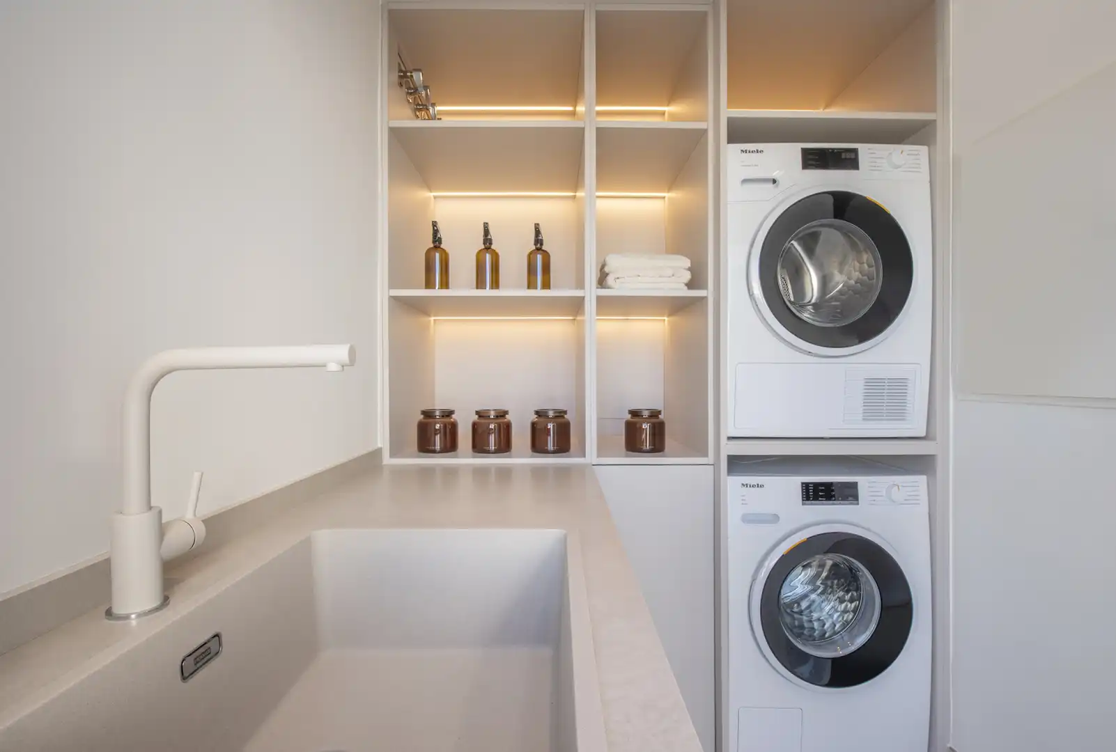 Badezimmer von Dachboden zum Verkauf in Estepona mit Klimaanlage, Terrasse und Abstellraum
