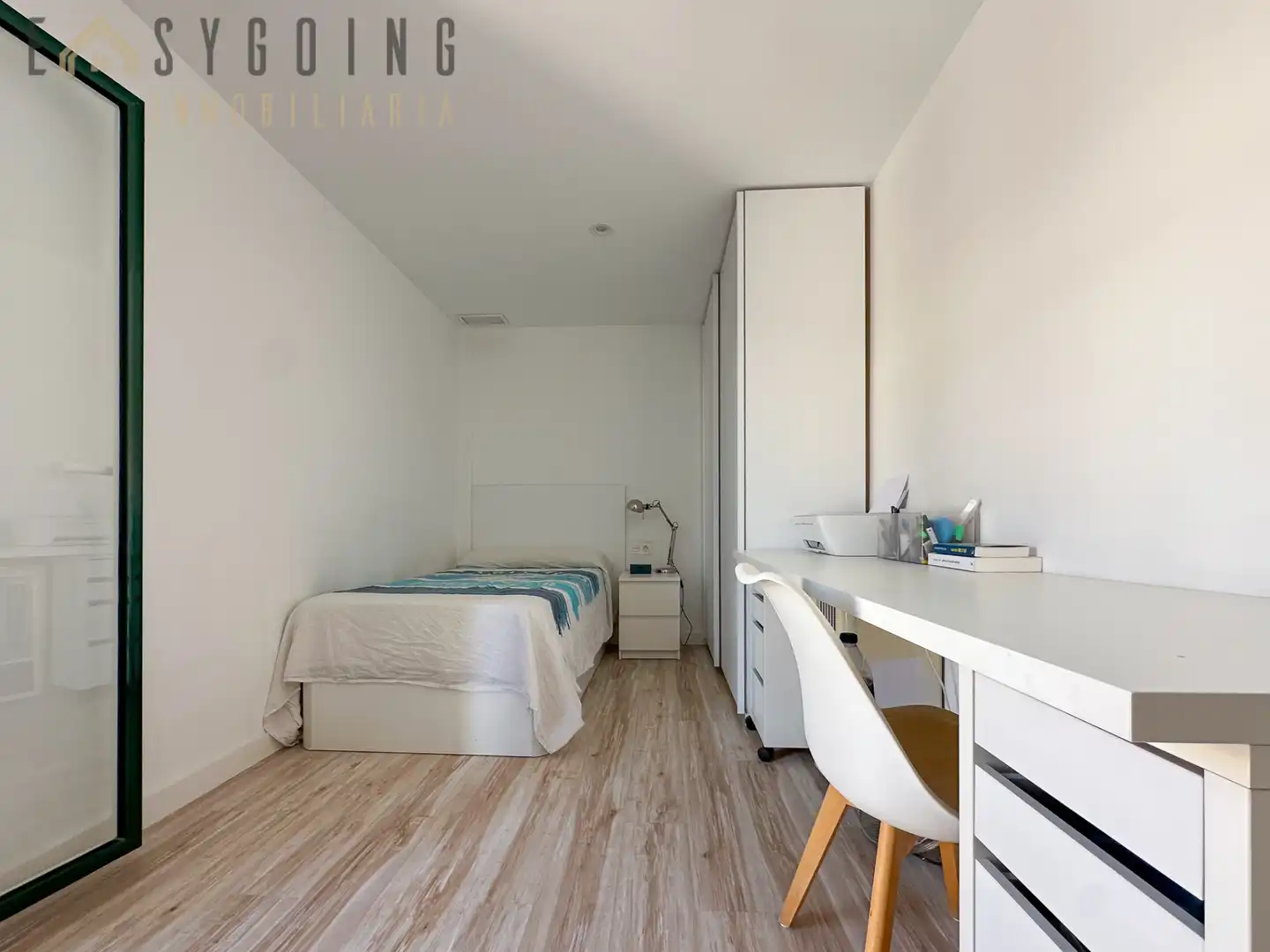 Habitación de Ático en venta en Elche / Elx con Aire acondicionado, Terraza y Amueblado