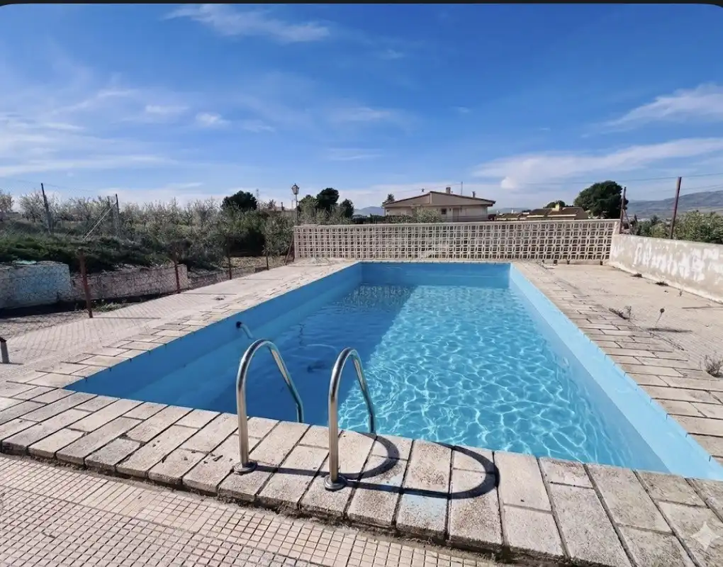 Piscina de Casa o xalet en venda en Petrer amb Aire condicionat, Jardí privat i Terrassa