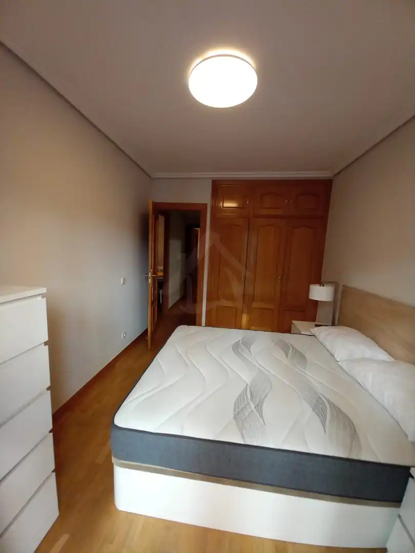 Piso de alquiler en Logroño - CL PILAR SALARRULLANA, Gran Via