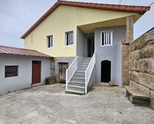 Vista exterior de Casa o xalet en venda en Toén amb Terrassa