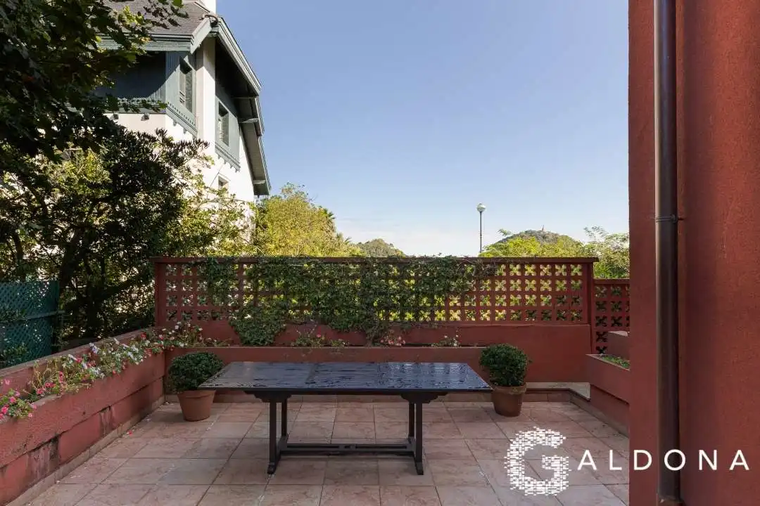 Jardí de Casa o xalet en venda en Donostia - San Sebastián  amb Calefacció, Jardí privat i Terrassa