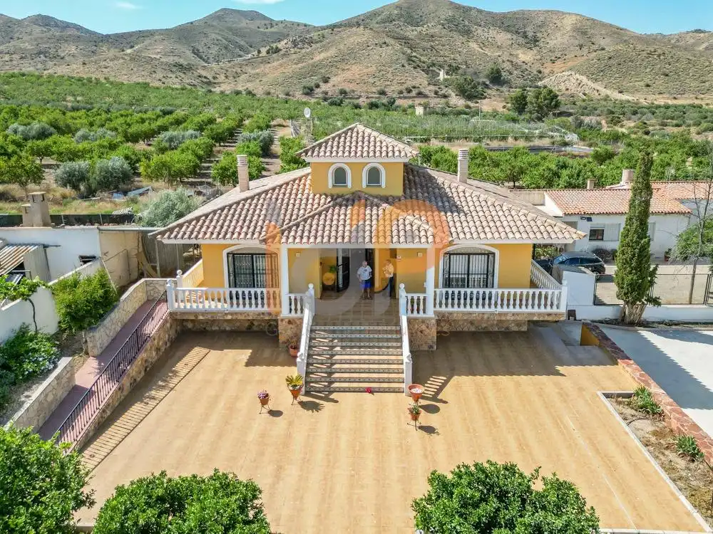 Vista exterior de Casa o xalet en venda en Huércal-Overa amb Aire condicionat, Calefacció i Jardí privat