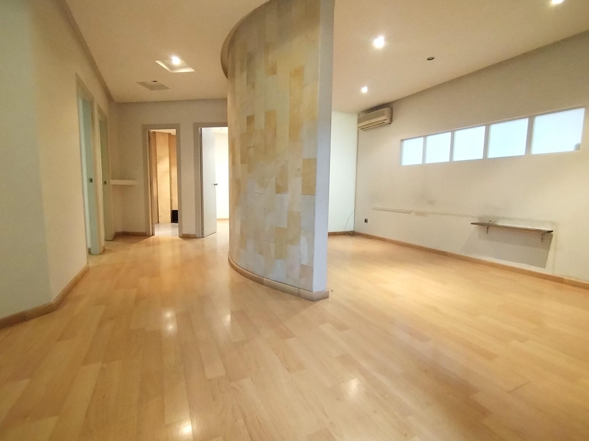 Oficina de lloguer a Avenida de Maisonnave, Ensanche - Diputación, Centro