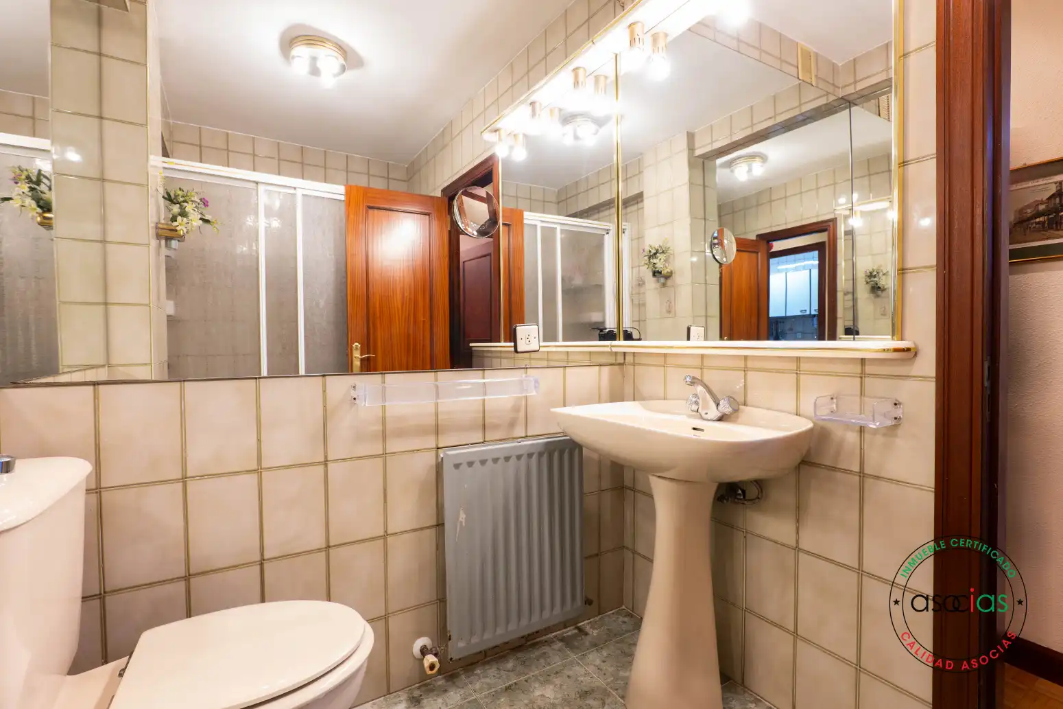 Baño de Piso en venta en Gijón  con Calefacción, Parquet y Terraza
