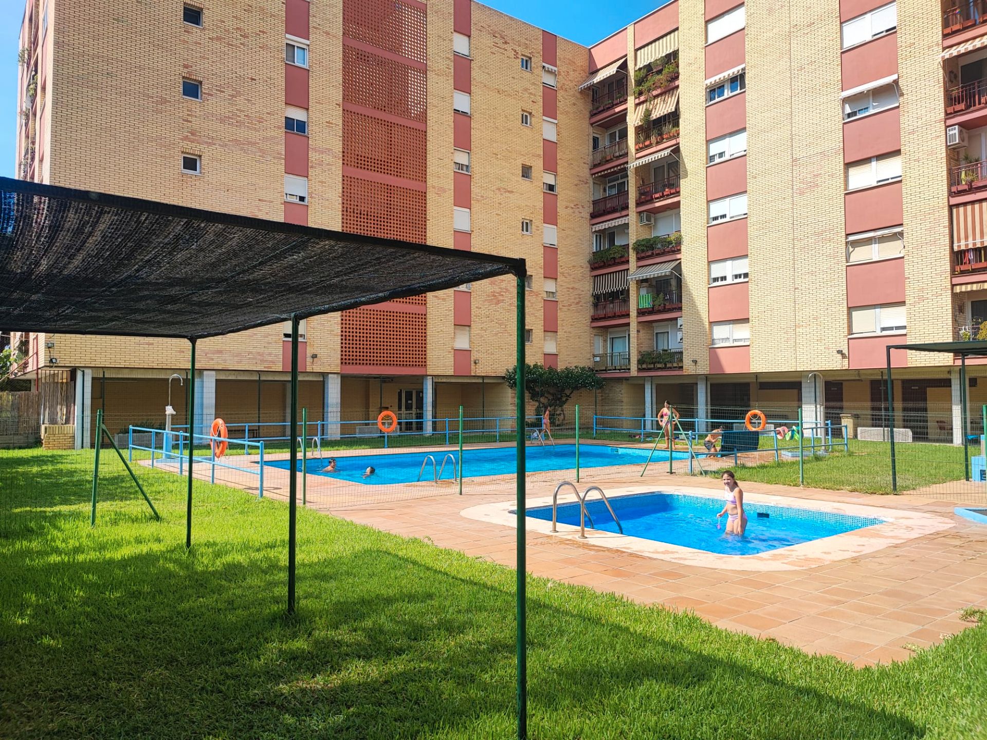 Piscina de Pis en venda en  Tarragona Capital amb Aire condicionat, Calefacció i Parquet