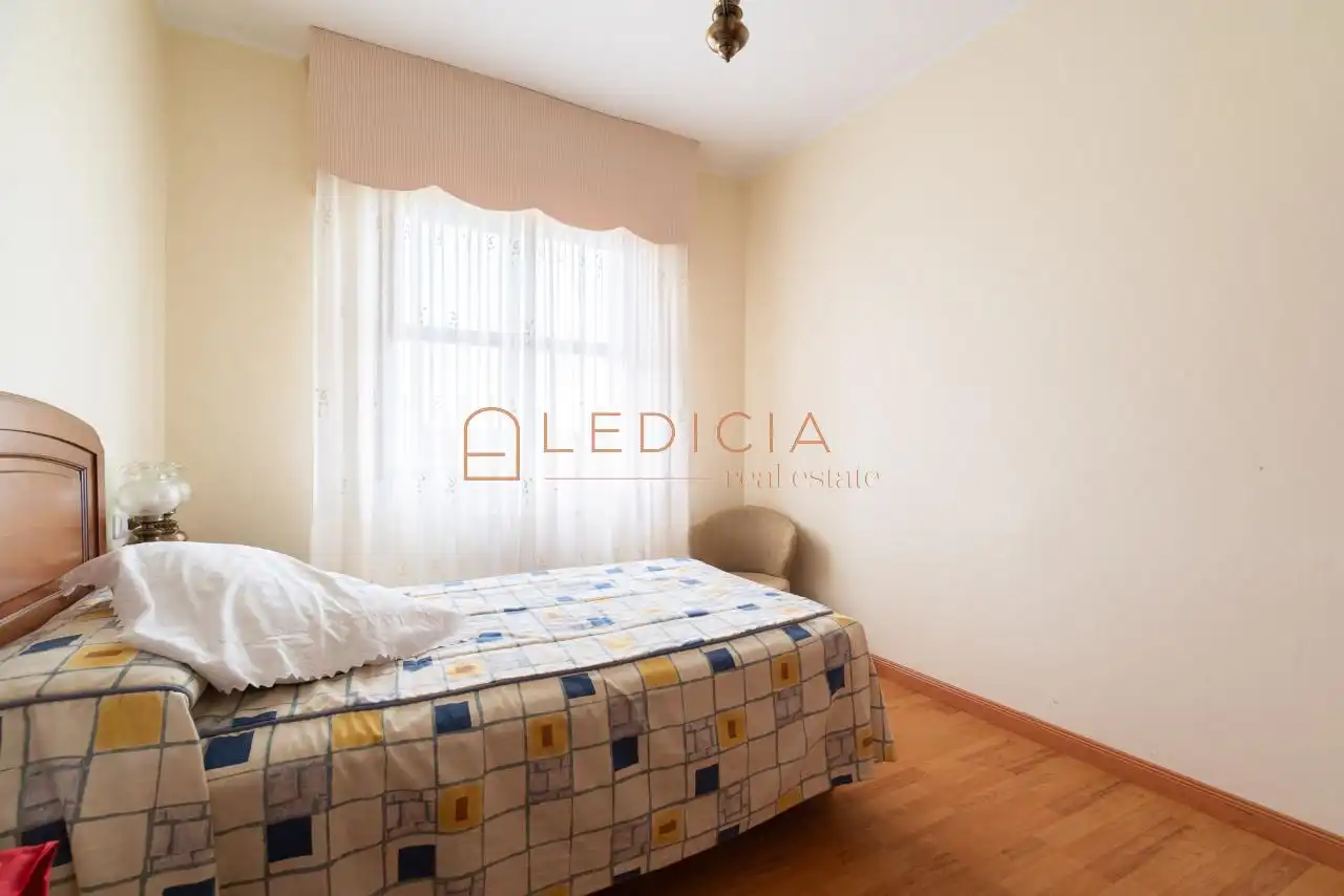 Bedroom of Houses for sale in Vigo   with Heating, Terrace and Storage room