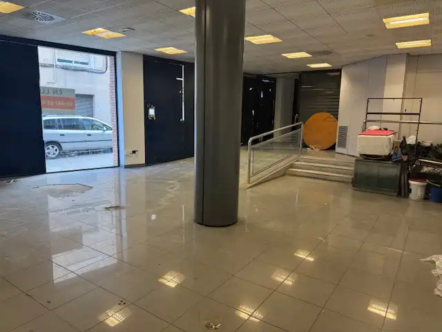 Local de alquiler en Mollet del Vallès con Alarma