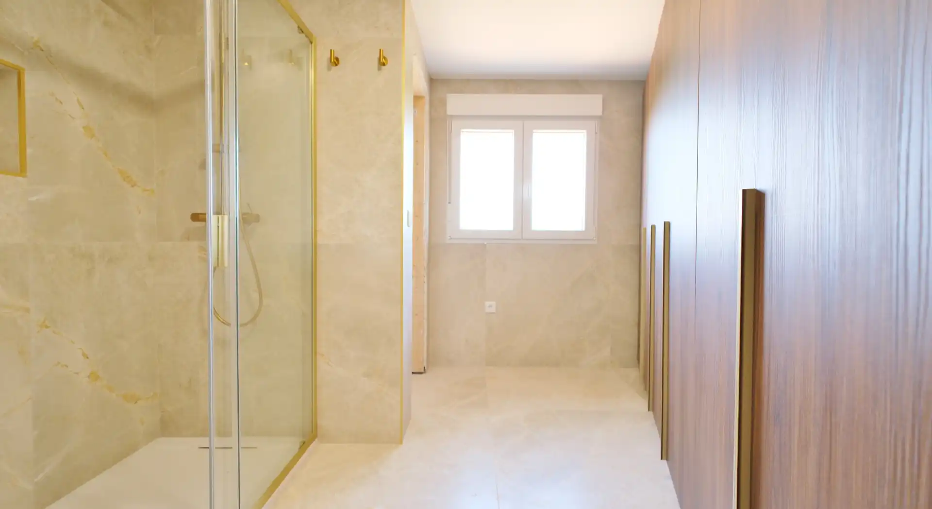 Baño de Casa o chalet de alquiler en Sagunto / Sagunt con Aire acondicionado, Calefacción y Jardín privado