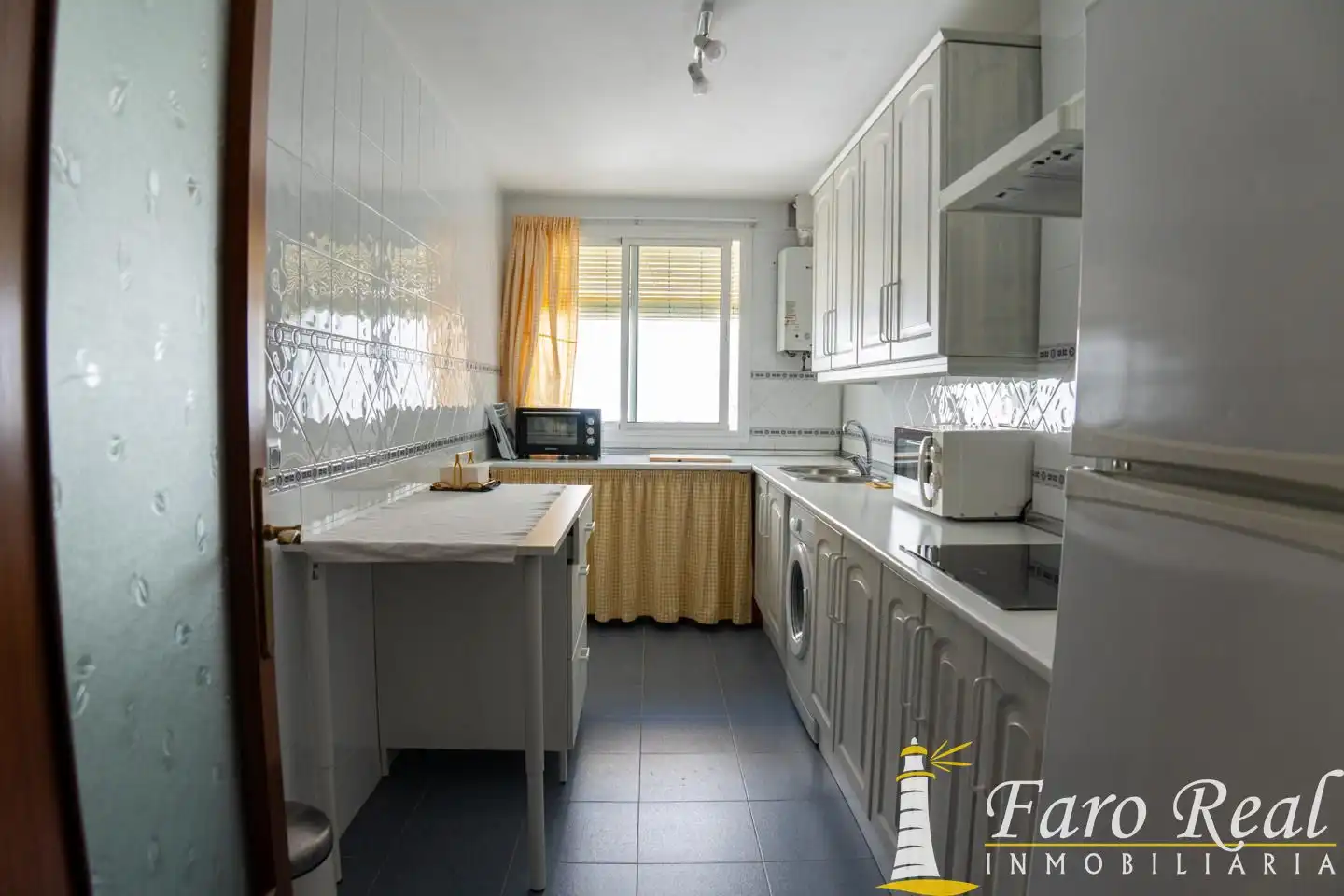 Kitchen of Flat for sale in Sanlúcar de Barrameda  with Air Conditioner