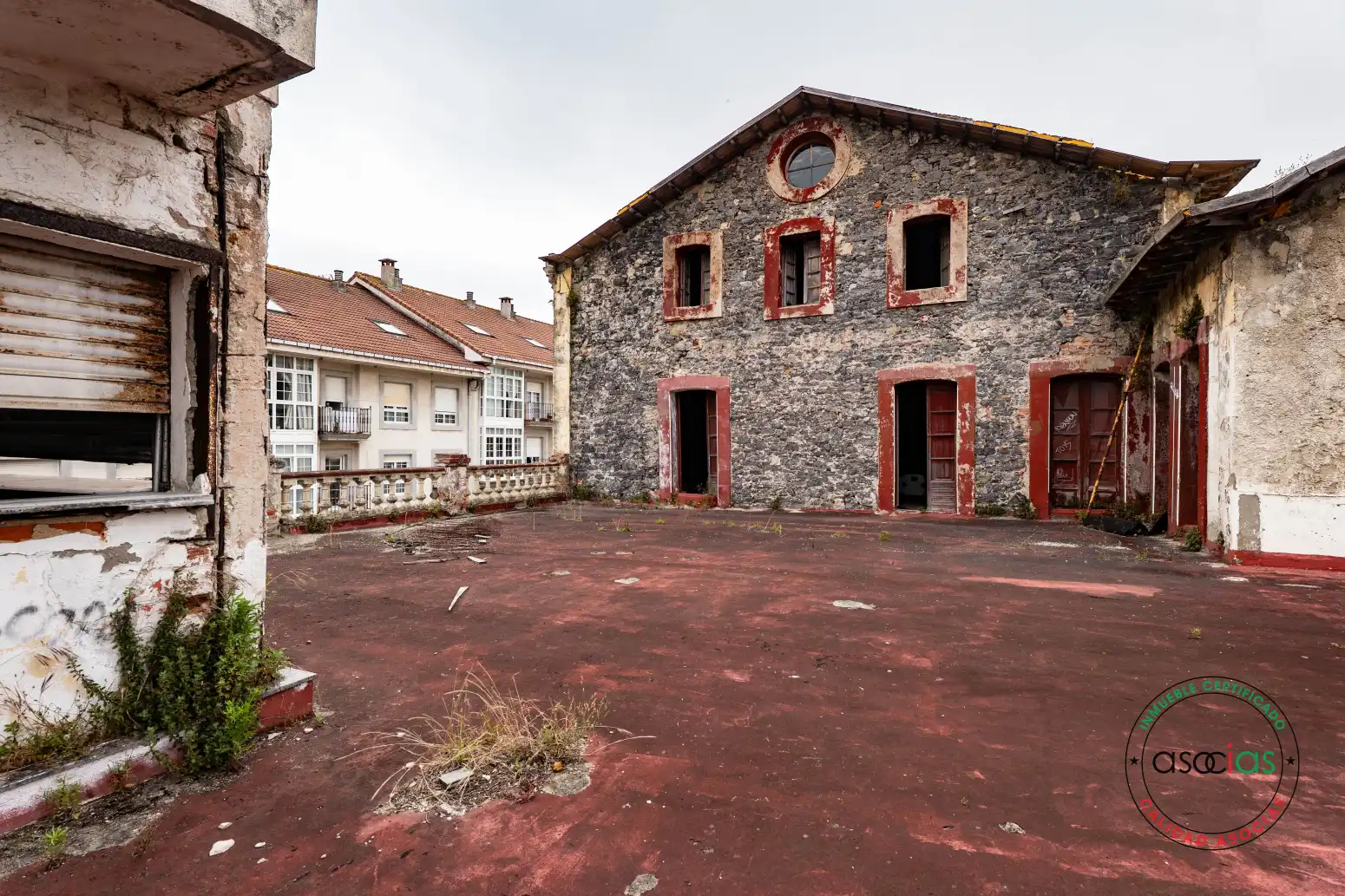 Vista exterior de Edificio en venta en Soto del Barco
