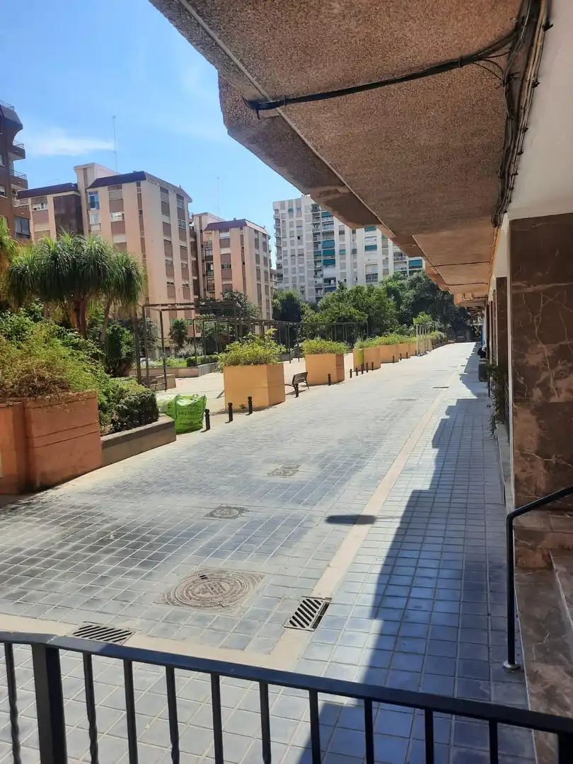 Vista exterior de Piso en venta en Valencia con Aire acondicionado y Parquet