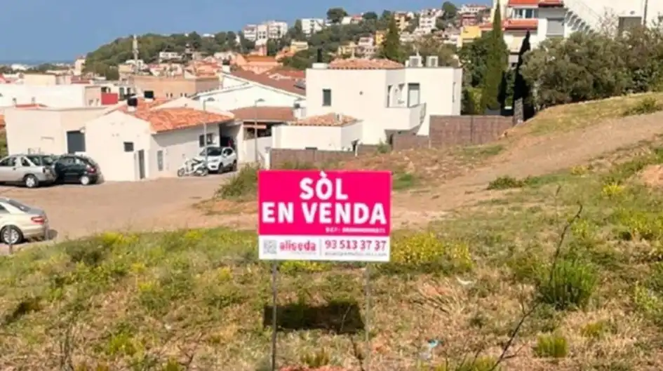 Residential land for sale in Carrer les Esplanes 3P