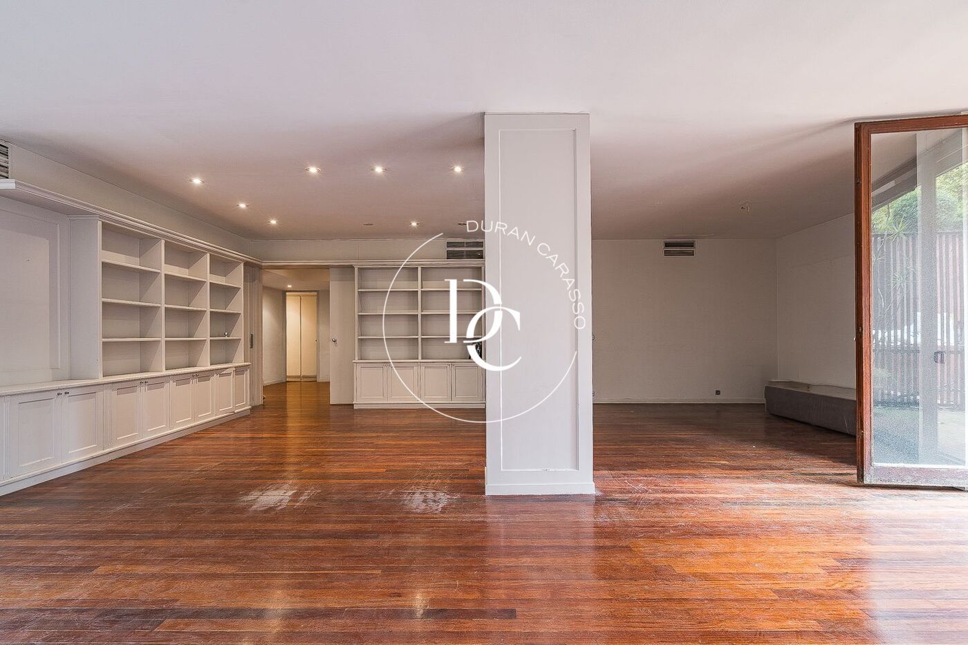 Flat for sale in  Barcelona Capital  with Air Conditioner, Heating and Private garden