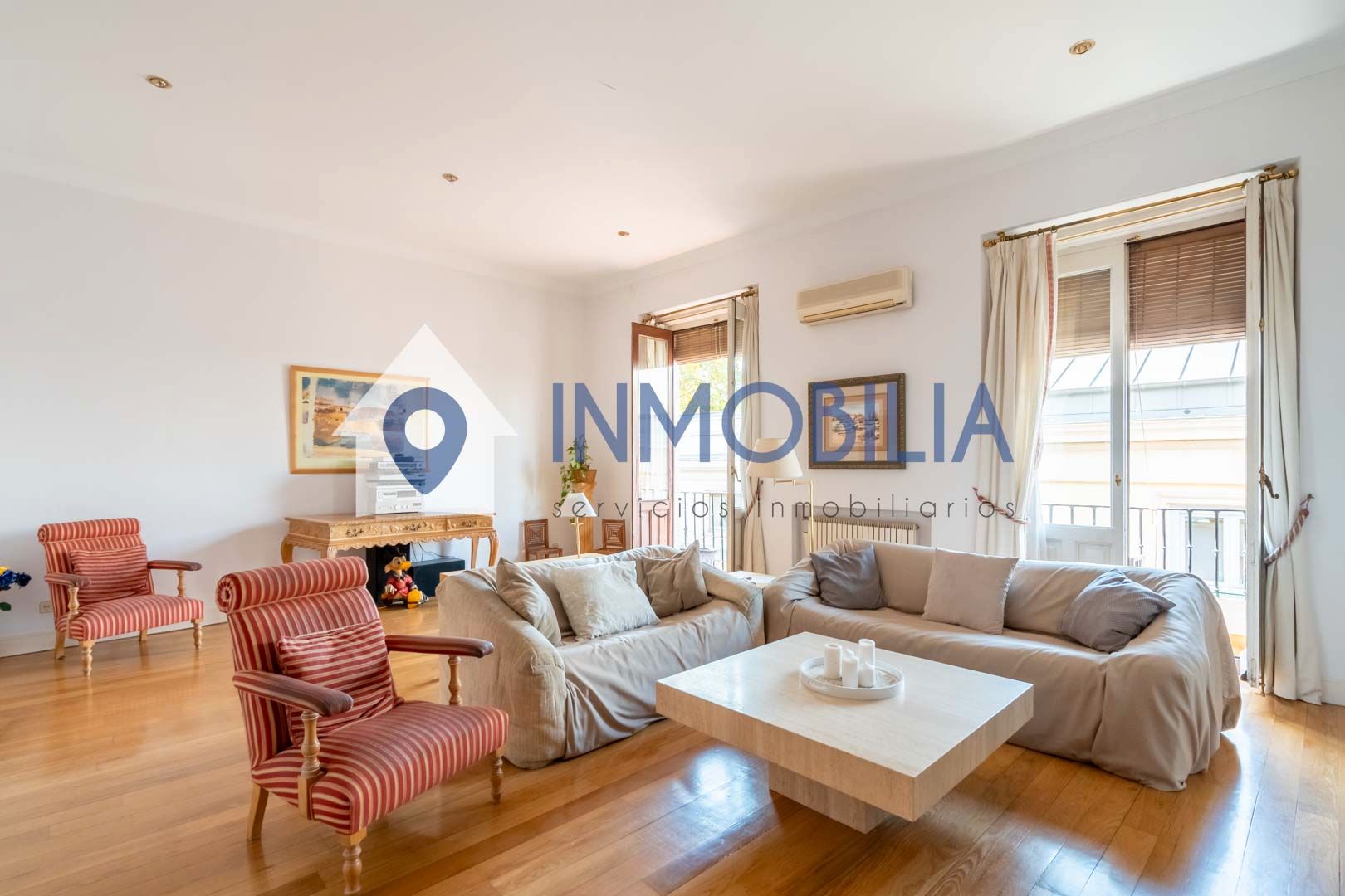 Sala d'estar de Pis en venda en  Madrid Capital amb Aire condicionat, Calefacció i Balcó