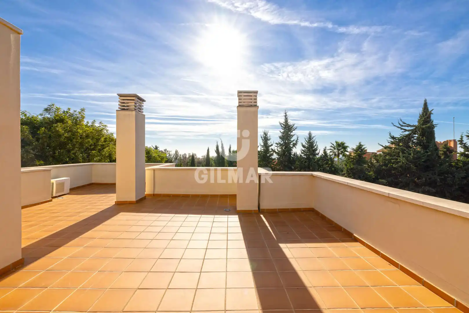 Terraza de Dúplex en venta en Estepona con Calefacción, Jardín privado y Piscina