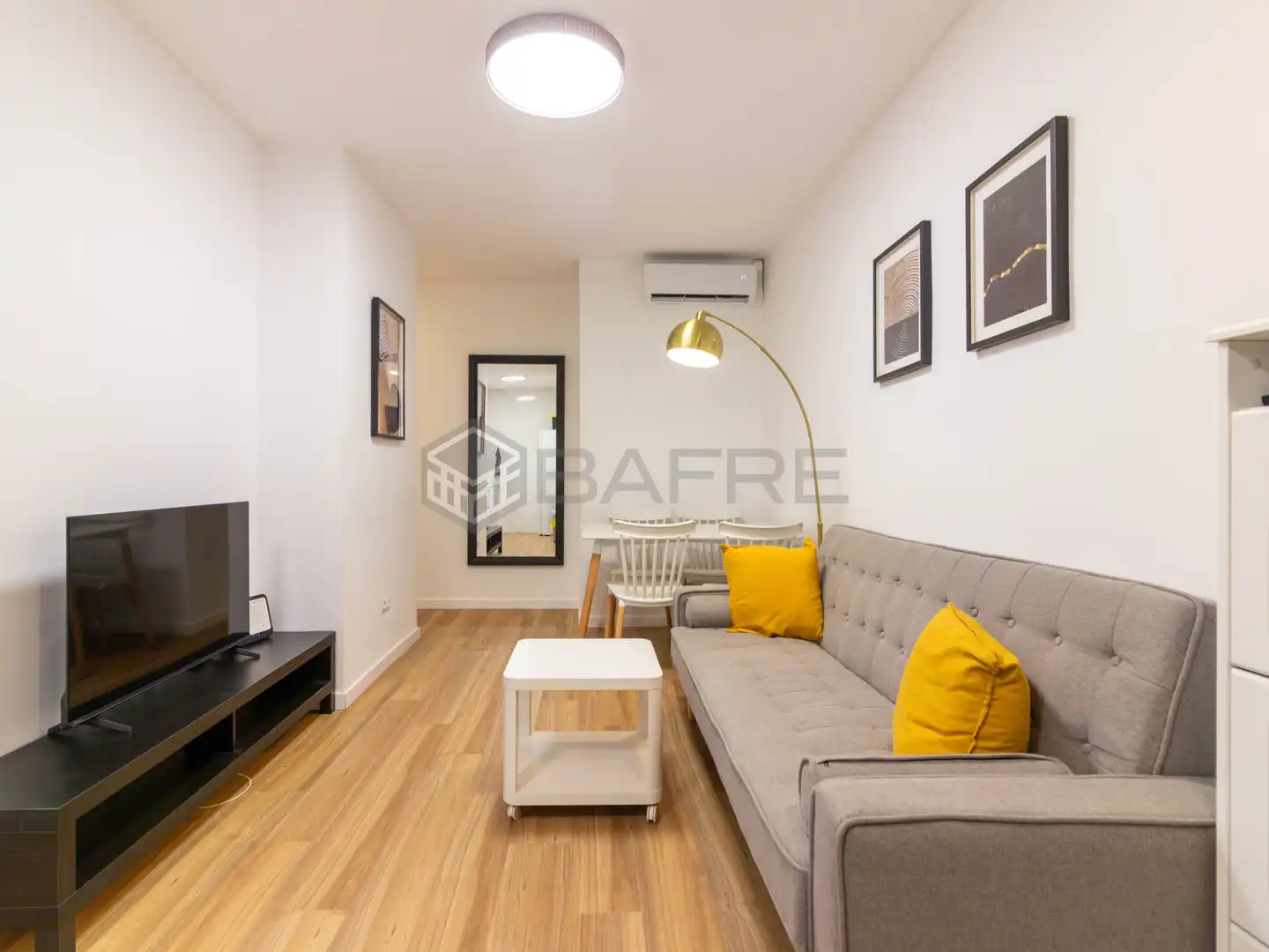 Piso con terraza en venta en Calle Embajadores, imagen 3